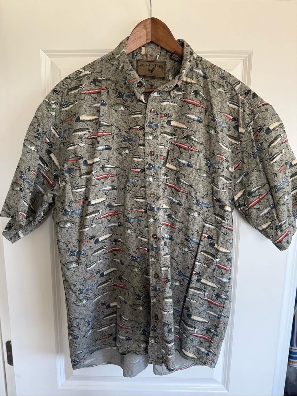 North River Men's Short-Sleeve Button-Up Shirt - Gray with Fish Lure Print